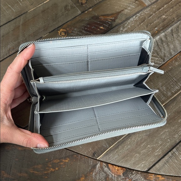 Gucci Marmont GG Zip Around Logo Wallet - Picture 7 of 11